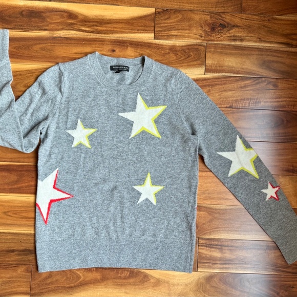 BANANA REPUBLIC Italian Merino Wool Blend Gray Stars Novelty Print Sweater S - Picture 6 of 6